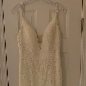 All Who Wander Arlo wedding Dress Size 12